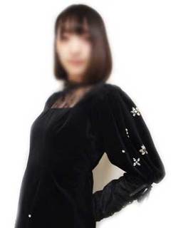新人 なゆ